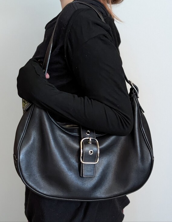 Coach Handbags - Vintage Y2K Coach Hamptons Leather Buckle Hobo